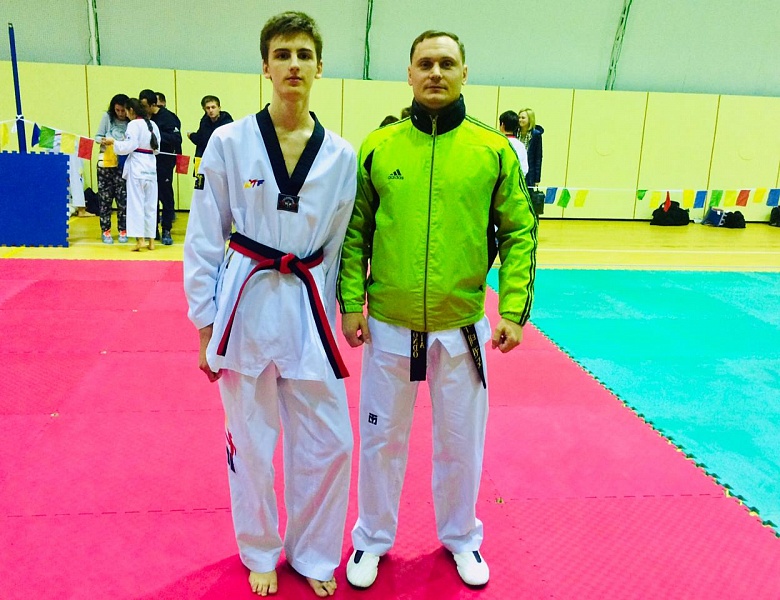 Поздравляем спортсменов со сдачей аттестации!